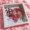 Grand cadre demi coeur Cadre fleuri personnalisé “La plus jolie des fleurs, c’est Mamie”
