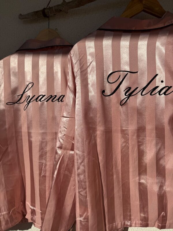 pyjama 2 Pyjama satiné « Princesse » – Flocage pailleté rose