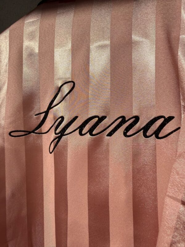 pyjama lyana Pyjama satiné « Princesse » – Flocage pailleté rose
